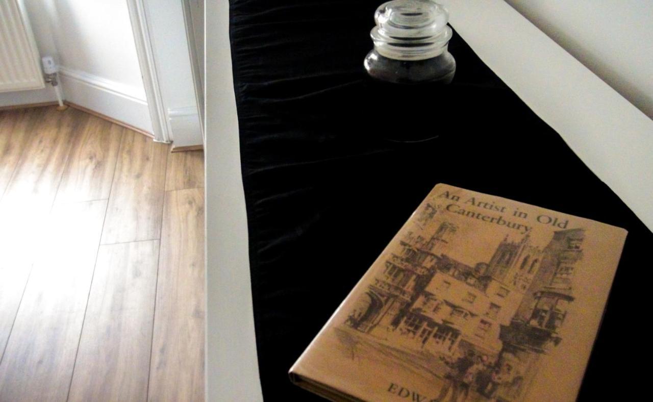 Cosy Central Canterbury - Modern Victorian Extérieur photo